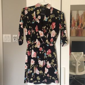 NWOT Lulu’s floral wrap dress